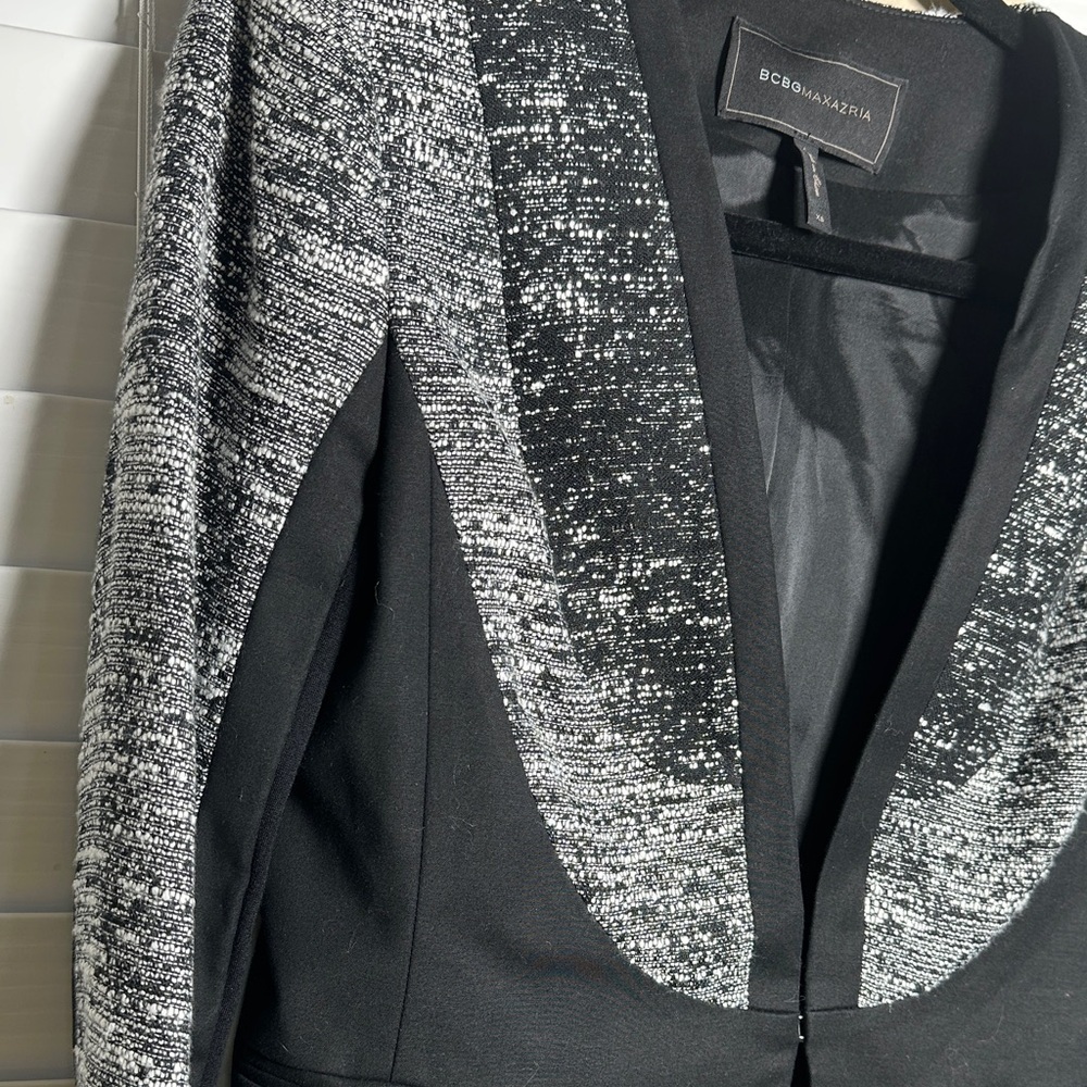BCBGMaxAzria Black and Textured Gray Suit Jacket - Picture 5 of 10